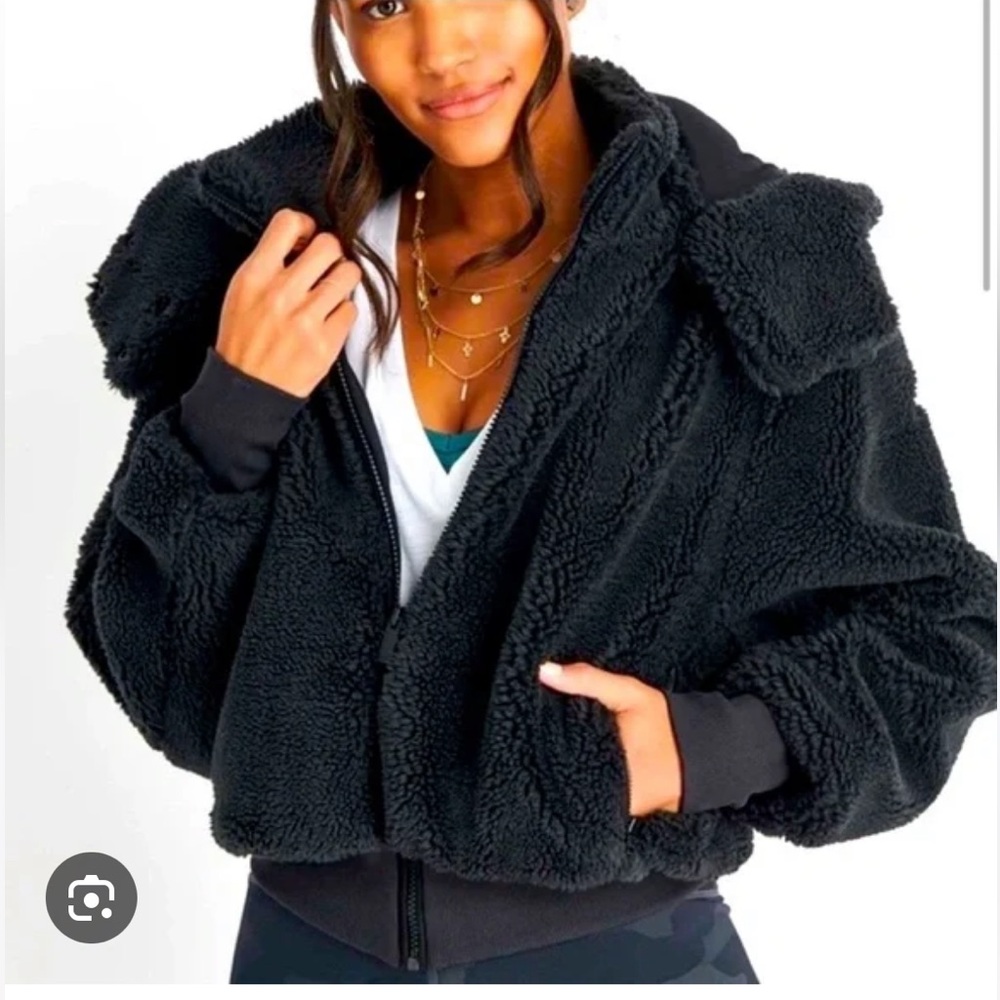 alo  yoga sherpa teddy bear coat with removable hood sz small